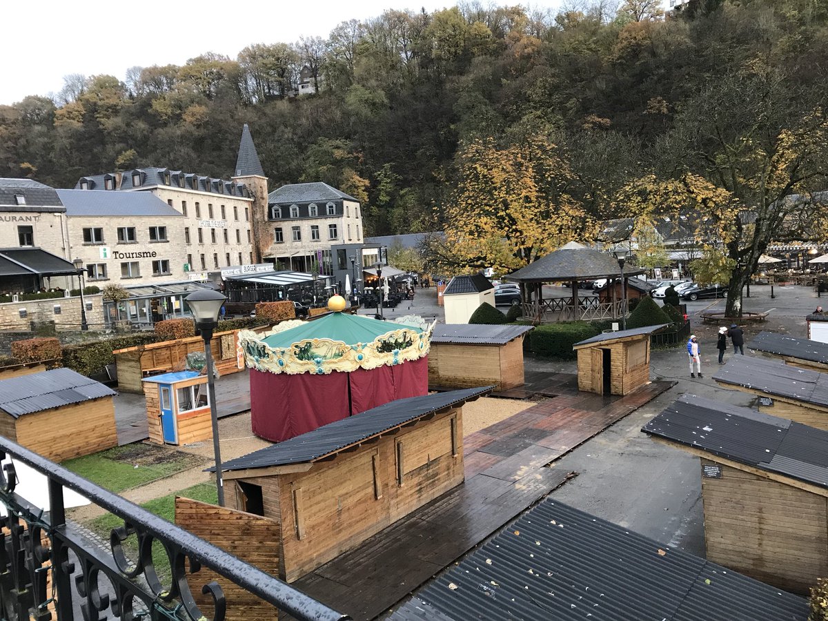vastenaekel's tweet photo. Durbuy on se révéra #marchedenoel #durbuy #inlove @DurbuyTourisme @SSlabbaert ❤️ https://t.co/8taWGuEqO9