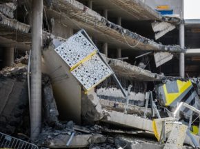 archetex's tweet photo. Het is u de laatste tijd vast niet ontgaan, de problemen met de bubbledekvloeren. Archetex heeft de afgelopen weken voor meerdere bedrijfspanden en winkelcentra een inventarisatie uitgevoerd omtrent de problemen met de #bubbeldekvloeren.
https://t.co/bQoevRMtER https://t.co/57b1eW64uO