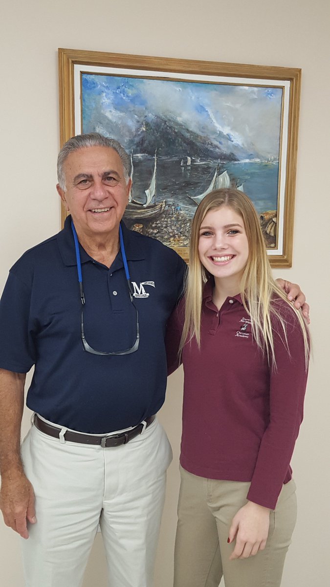 SIOBracesMD's tweet image. Congratulations to Chloe on her #bracesoff day! We're celebrating her new smile with Dr. DiLorenzo today! :) marylandortho.com #Orthodontist #CreatingNewSmiles #SmileDesign #MondayMotivation