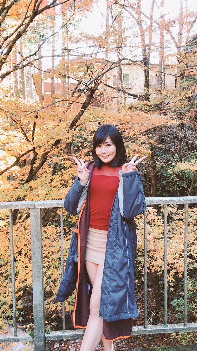 TomokaA2016's tweet photo. 今日はヤブサメさんでの撮影でした💗大自然の中ハッスルしてきましたよ❣️そしてロケ場所の紅葉があまりに綺麗だったので皆さんにもお裾分け🍁✨
ヤブサメの皆さん、今日は1日お世話になりました✨✨

あっ、そしてアミューズ撮影会満枠ありがとうございます😊🙏✨✨ https://t.co/yddP1iTacI