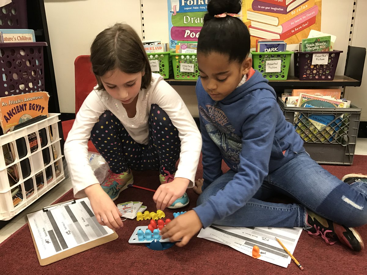ChristanMartin5's tweet photo. Stretching our brains with Inventive Thinking Lab! @ThinkFun @ccps_gifted @GRESDragons #BalanceBeans https://t.co/NyGKhNFSwl