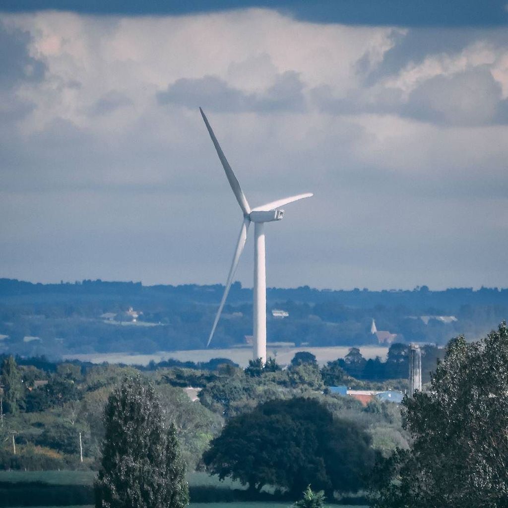 nmay89's tweet photo. This wind turbines look great and more importantly does a very good job at supplying renewable energy!
.
.
.
.
#providingenergy #renewablee… https://t.co/aDFJ6uizt3