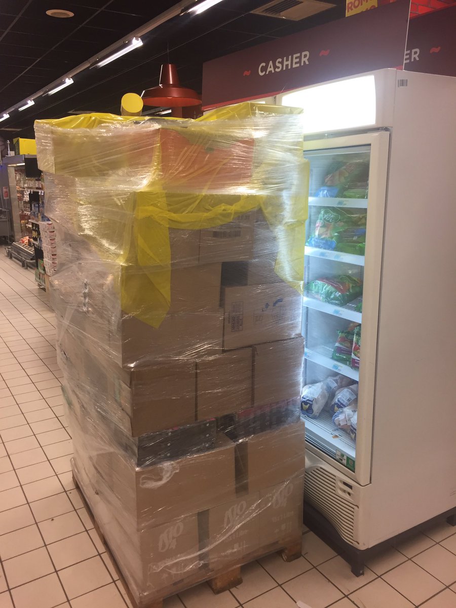 simallouch's tweet image. Pratique la palette devant les rayons 🤦🏻‍♂️ @Groupe_Casino @casino_super