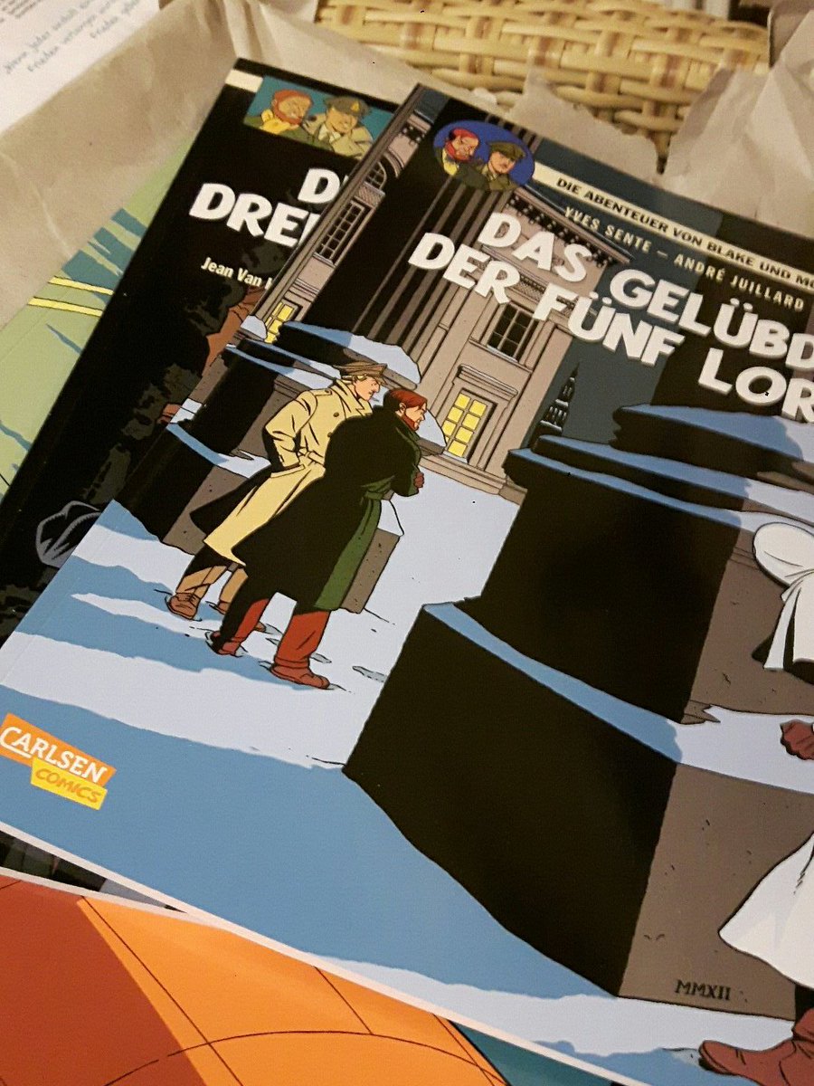 BuecherKaterTee's tweet photo. Heute ist #Comicnight. https://t.co/fC1QMYRUQd