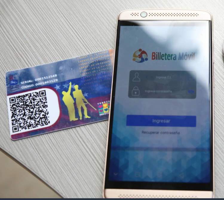 FreddyBernal's tweet photo. El carnet de la patria se transforma en una  #BilleteraMovil, una tarjeta recargable que garantiza seguridad a nuestro pueblo.
Ahora se podra adquirir los productos Clap con  la seguridad y rapidez que garantiza @CarnetDLaPatria https://t.co/kIszeTCDhJ