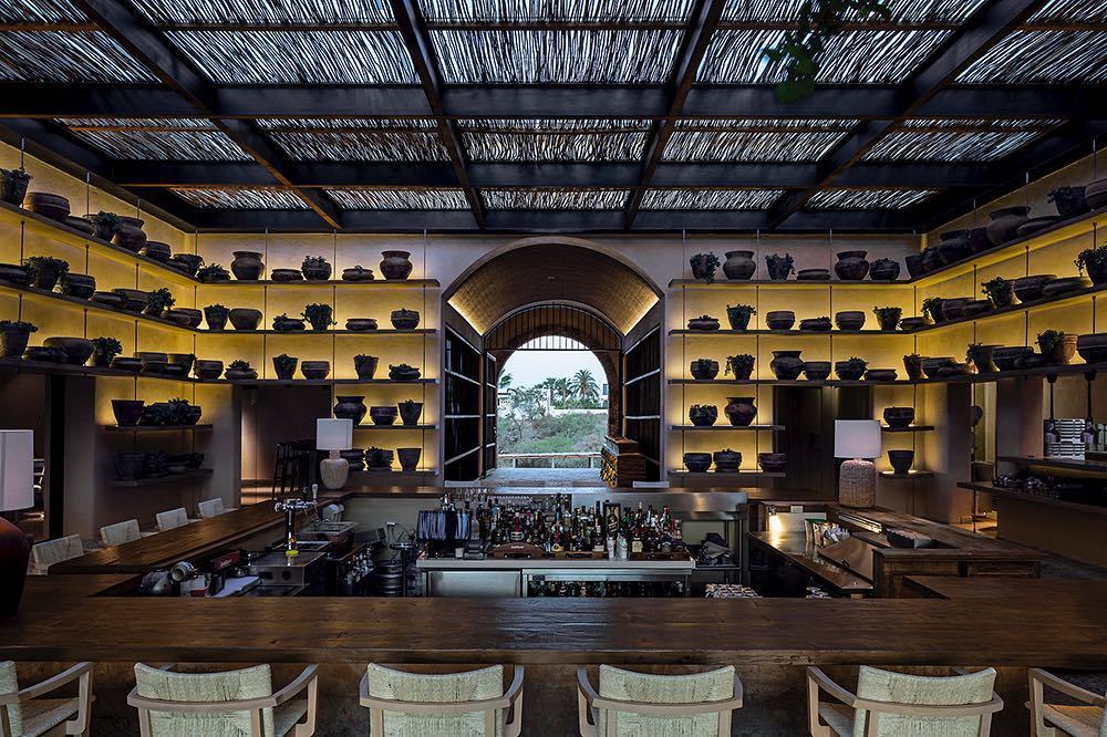 The bar in this Mexican resort features an interesting design element in the central courtyard: floor to ceiling s… ift.tt/2AG4x2b