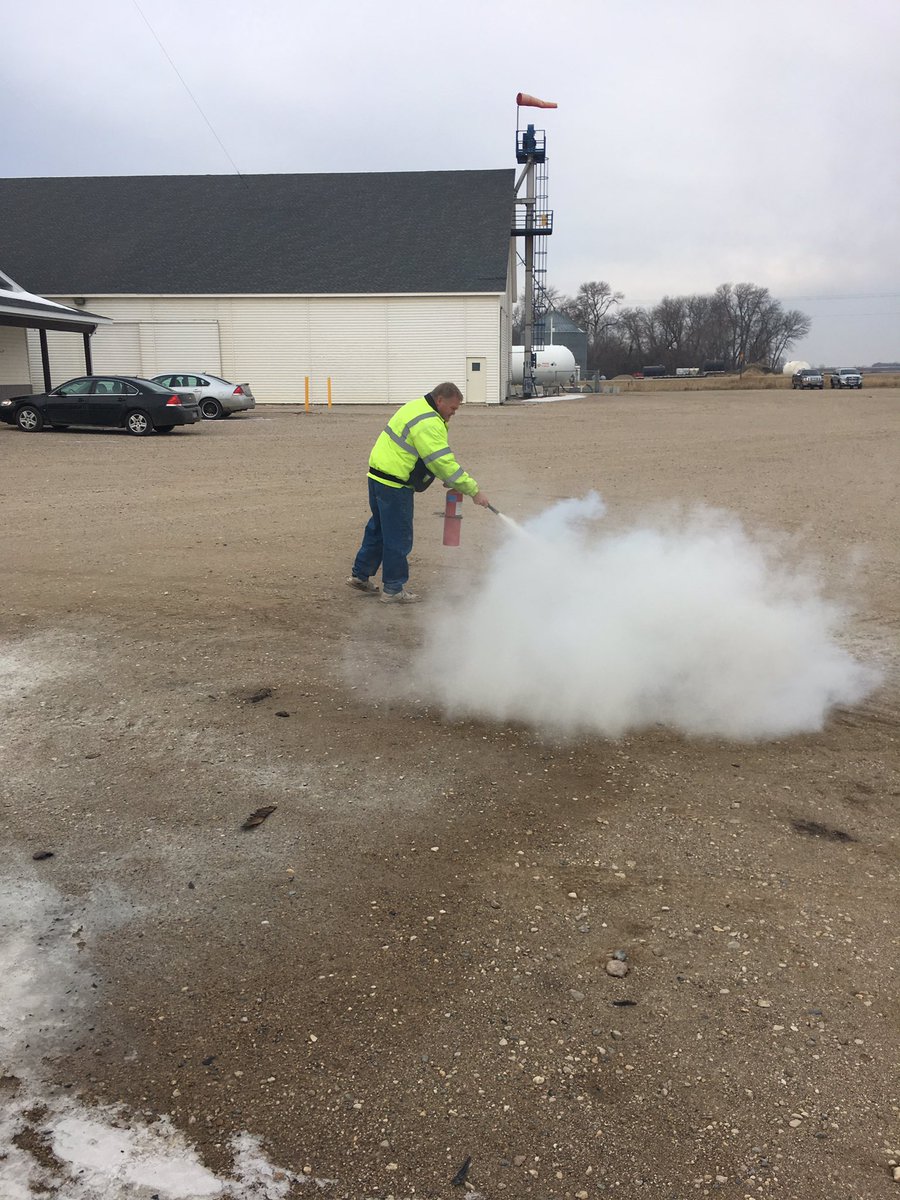 TomSchn1742's tweet photo. Spending morning learning fire safety @CHSPrairieLakes https://t.co/GnMjGzkhYo