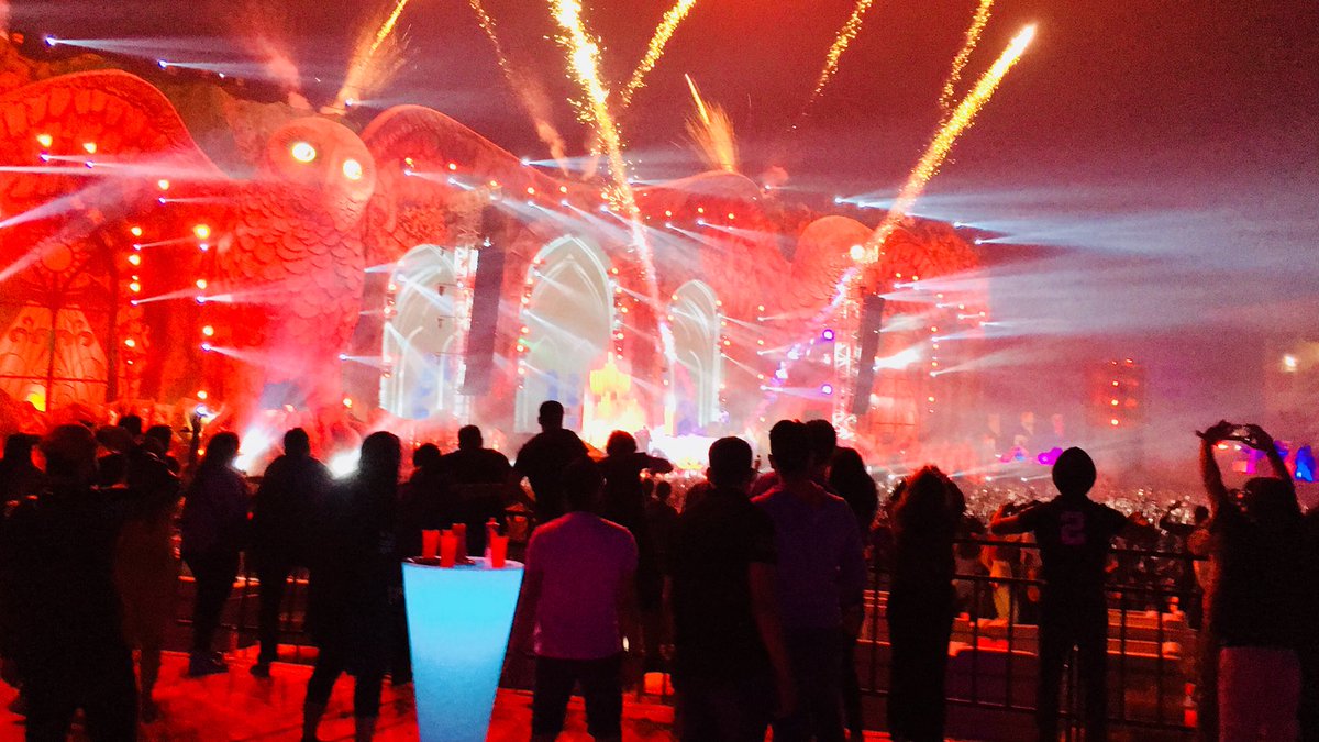 TheSoulfulEMU's tweet photo. Life is a firework 💥
Go blow your shait up ☄️
📍 #EDCIndia Memories ✨
⏰ 13 Nov 2016 1000pm

#Travel #NomadLife #Photography #EDMVibes #PlurVibes #Delhi #EDCIN #ElectricDaisyFestival https://t.co/tMEYgUFfjw