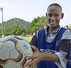 douglastvOFICIA's tweet photo. NEYMAR UM DIA SEREI UM DOS MELHORES CONFIO EM DEUS https://t.co/sLbNCijRt0