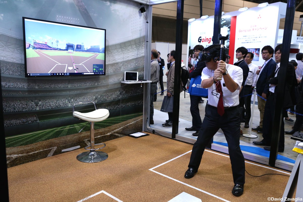 davidzavaglia's tweet photo. #robots et nouvelles technologies au #ceatec2017, ce soir dans ma chronique au #Nyusushow sur @j_onefr, avec un robot de plus en plus fort au #pingpong, Atom boy / Astro le petit robot en vrai, et bien sur de la #VR ;) https://t.co/xLN0xTMnOx