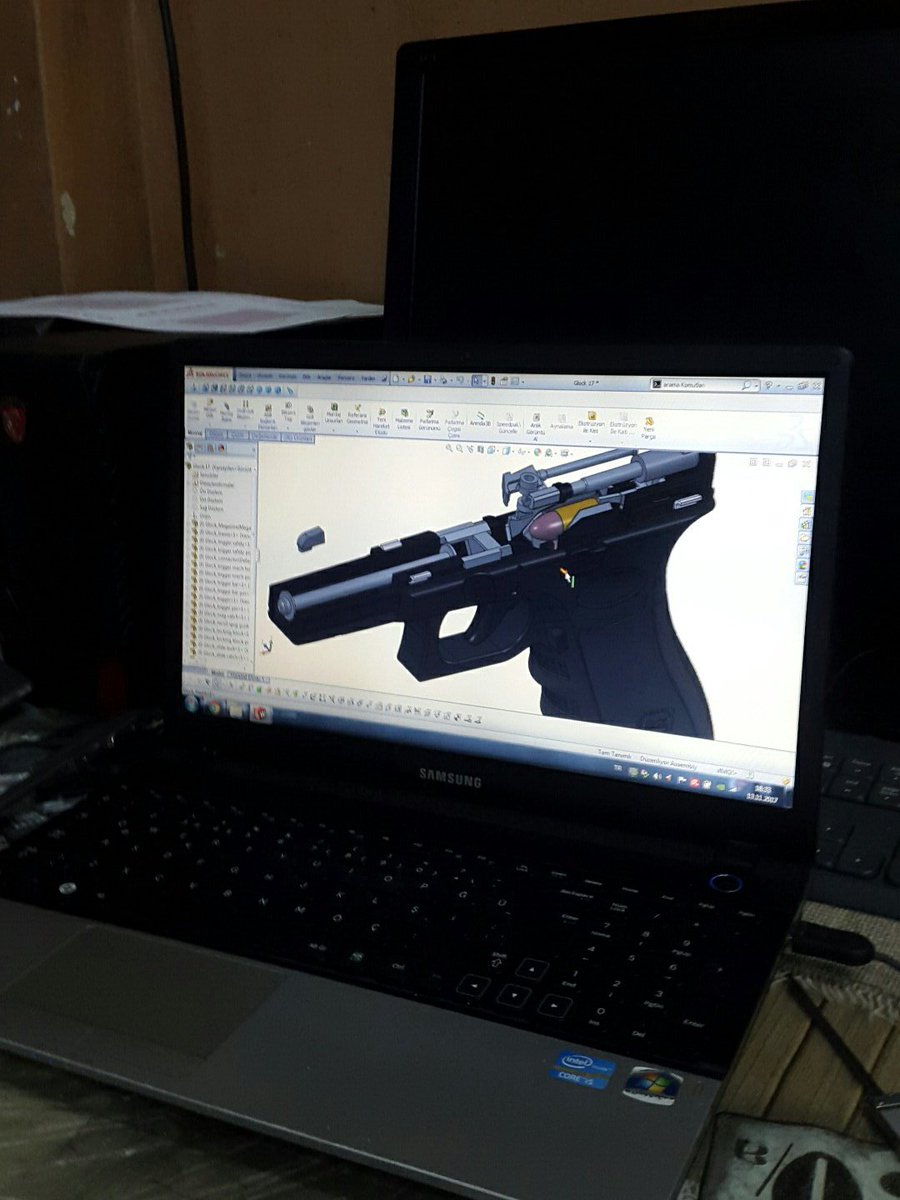 burak32's tweet photo. Tony Stark bayrampaşa şubesi onlayn. #borntodesign https://t.co/4LDm0Zzf8l