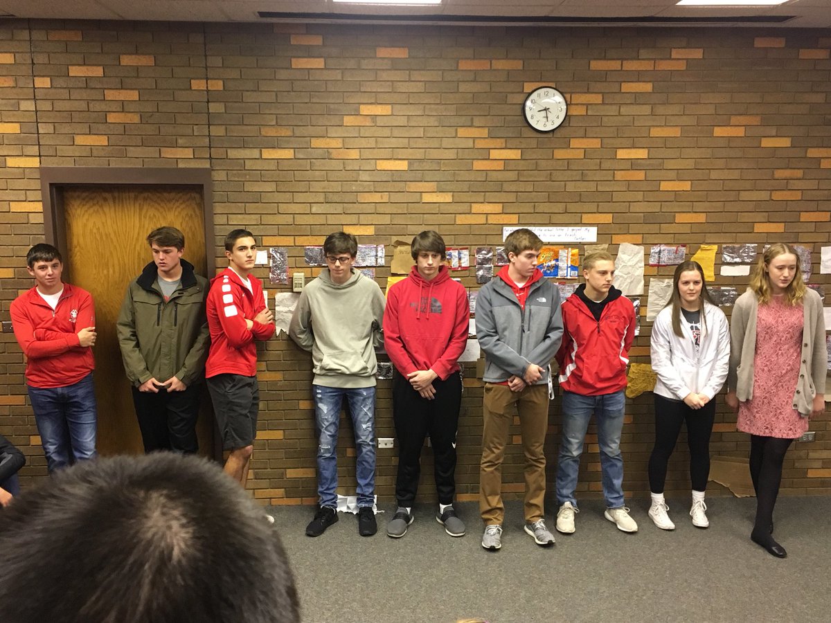 Mr_AckermanSL's tweet photo. Thank you to some of the leaders in the high school for coming to talk to the 7th graders about positivity and encouragement! https://t.co/ZOyP8PLk9x