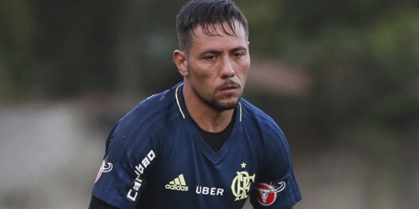 SportsCenterBR's tweet photo. Diego Alves detona posicionamento e falta de concentração do time do Flamengo; veja 

↪️ https://t.co/r0kzp7YN3C https://t.co/z5aLU5Z7GQ