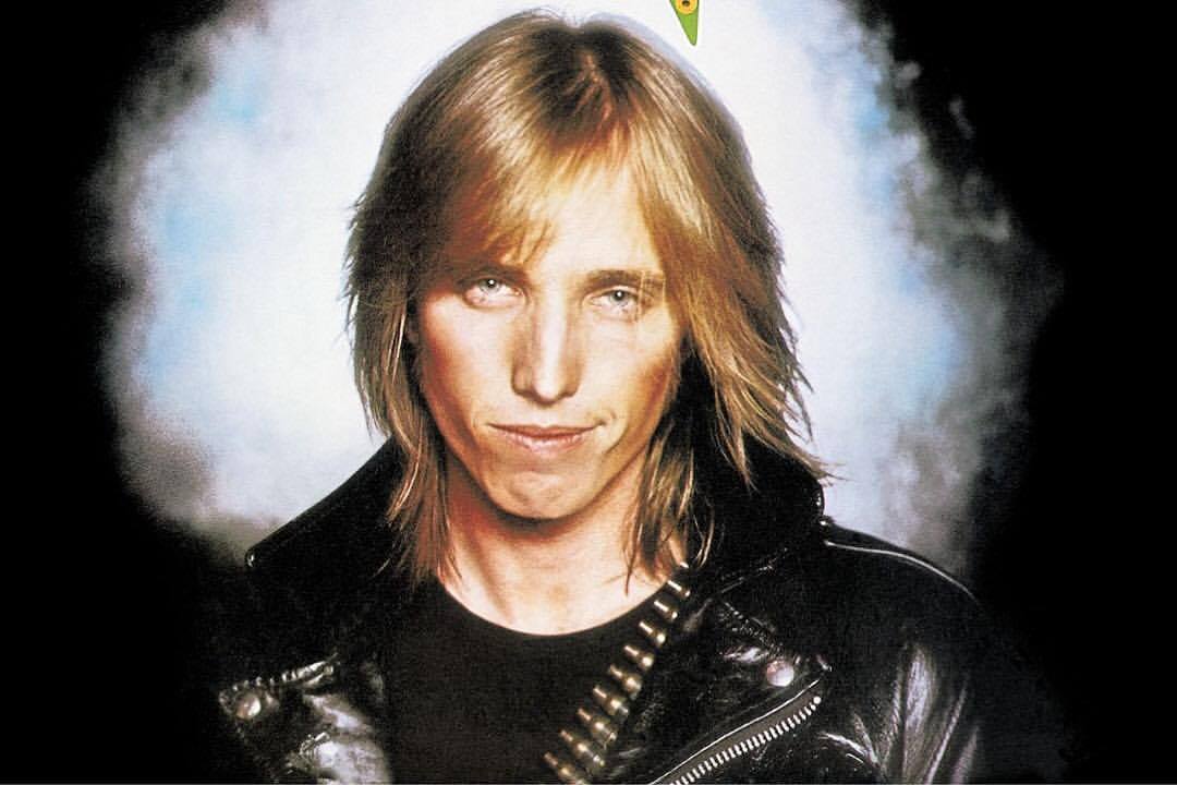 _kaitlingrady's tweet photo. Stoked about tonight’s @flashchorus Tom Petty tribute at @ponysaurusbrew! We’re singing “Mary Jane’s Last Dance” and “Wildflowers” — you’re invited! 7pm! 🎤 https://t.co/pYz2PWtojr