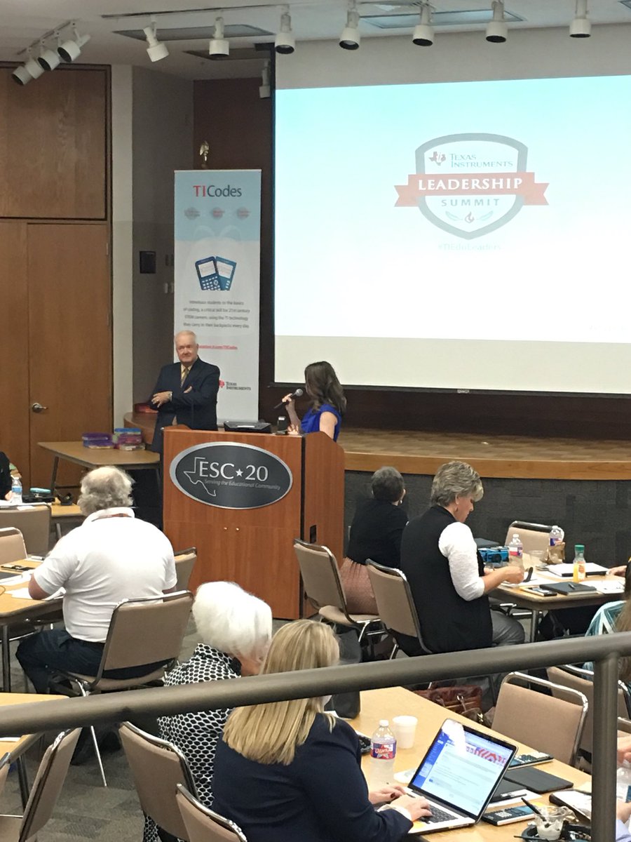 Ravae96's tweet photo. @ESCRegion20 #ESC20STEM working with #TIEduLeaders @TICalculators https://t.co/szosTTORSr