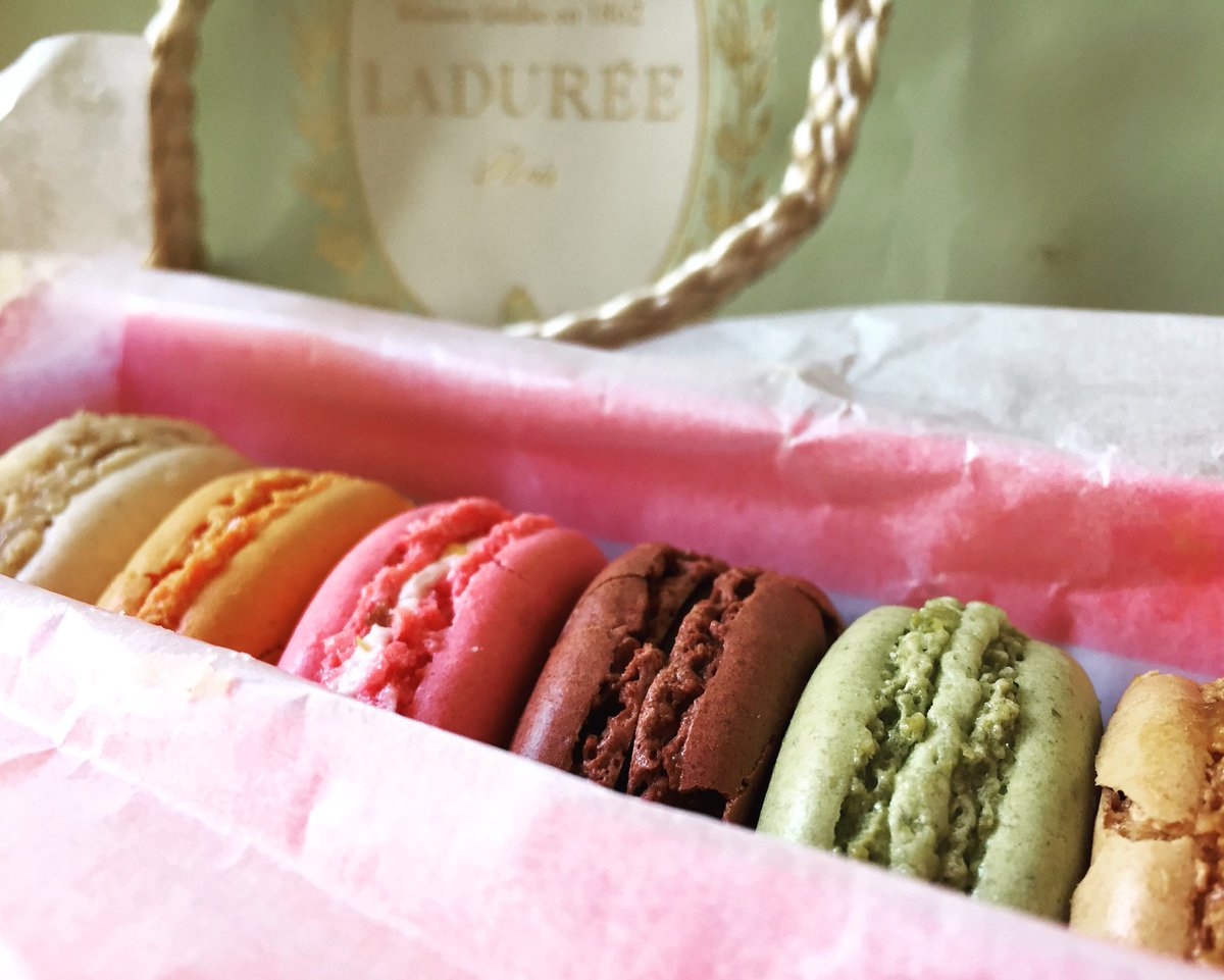 Cuando tus alumnos viajan a París y se acuerdan de ti :) #meencantamitrabajo #adiósvidasana #gordiforever