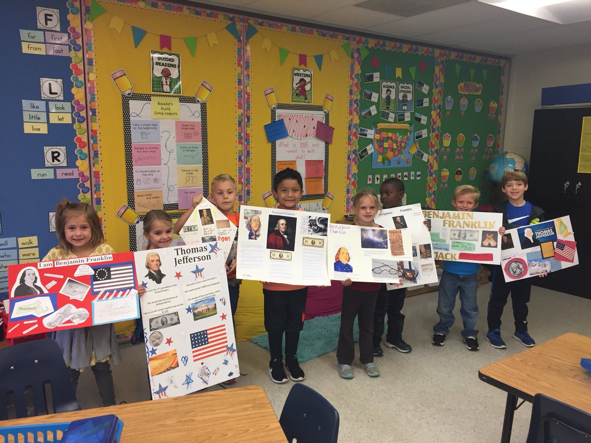 tuckersteam's tweet photo. First day of Social Studies presentations.  We learned about Benjamin Franklin and Thomas Jefferson. Love this moment! #firstpresentations @FreyFlames https://t.co/uMywzoSmlG