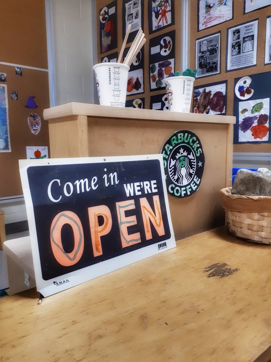miss_arruda's tweet photo. Something new has "brewed" in our #DramaticPlayArea ... Welcome to our Kinder @chaptersindigo and @StarbucksCanada!! Thank you to our local Starbucks for supporting our learning! 📚☕ @PrincipalMoore @JERobertson1 #HWDSB #KinderChat #reggioinspired #playbasedlearning https://t.co/DTuNUN1dJT