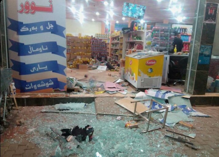 Aishgupta05's tweet photo. At least #130 #people were #killed and #hundreds #injured in #Iran and #Iraq after a 7.3 magnitude #earthquake hit the border region between the two countries on Sunday, state media said. @GlobalmediaJims https://t.co/bIuThUxmNA