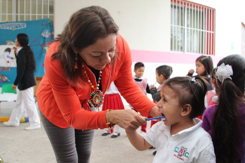 dif_pr2014's tweet photo. Promueve DIF #PozaRica una sonrisa sana!😁✅ @TodosSomosPR @DIFEstatalVer https://t.co/7KldJV5D4B https://t.co/DgAYqrDR0I