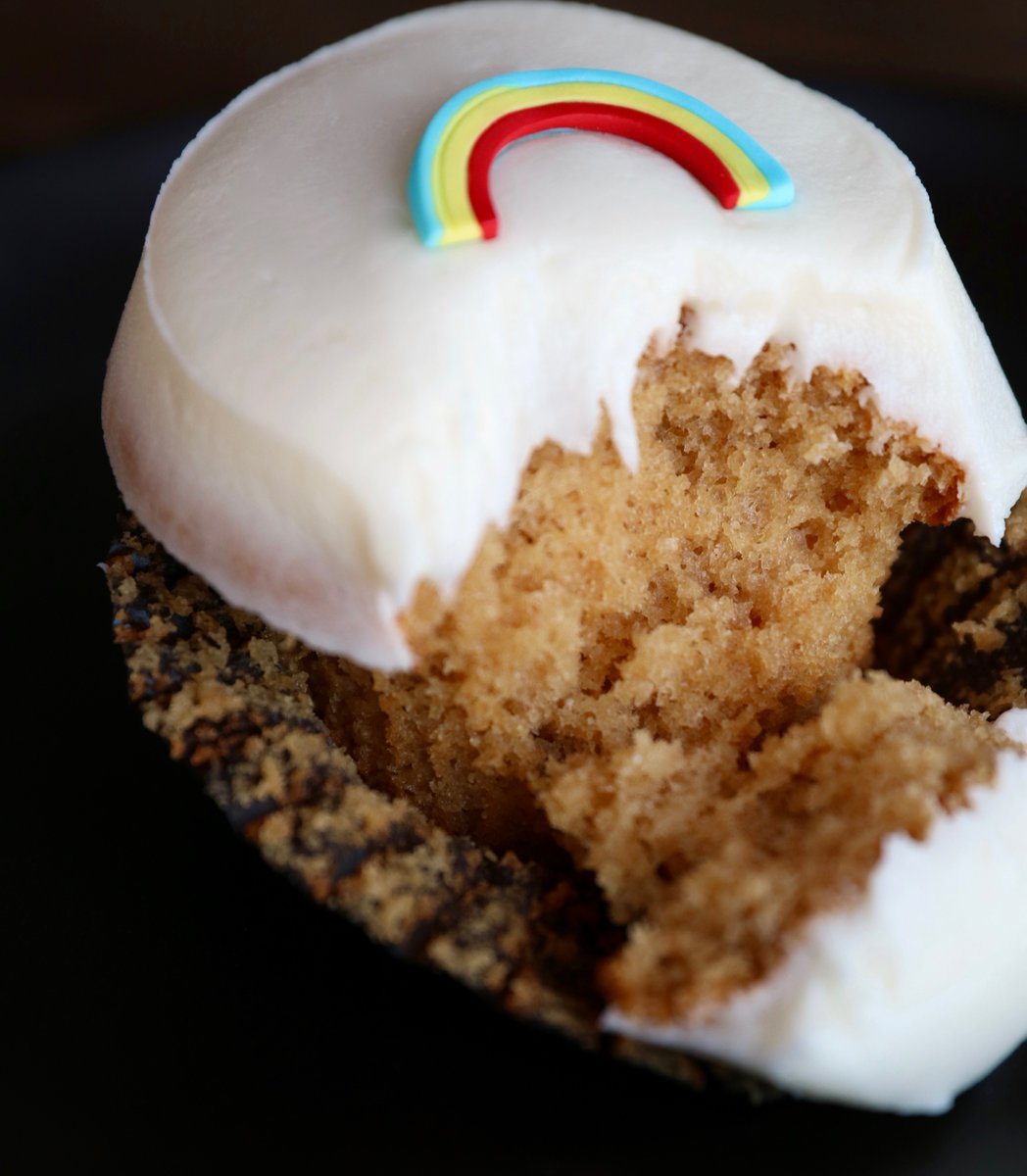 sprinkles's tweet photo. Today’s #offthemenu is caramel cake topped with white chocolate frosting. Available at all Sprinkles, today only - while supplies last. https://t.co/oqVueydltz