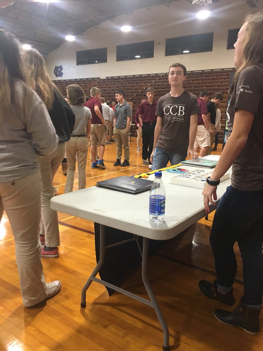 cairoowls's tweet photo. @HCHSColonels @HendersonSchool CTE Ambassadors sharing career pathways with with NMS 8th graders.   @HCHSCTE https://t.co/gv6J5vADkk