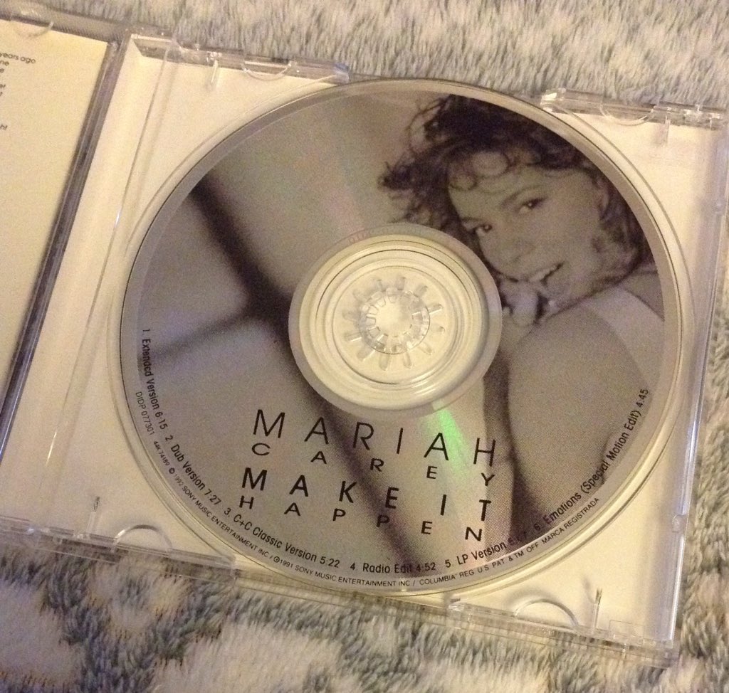 kylie_heaven's tweet photo. When you order the UK cd single off Amazon for under £3 and this shows up! #mariahcarey #makeithappen #picturecd 💛 https://t.co/l6PWFrbxae