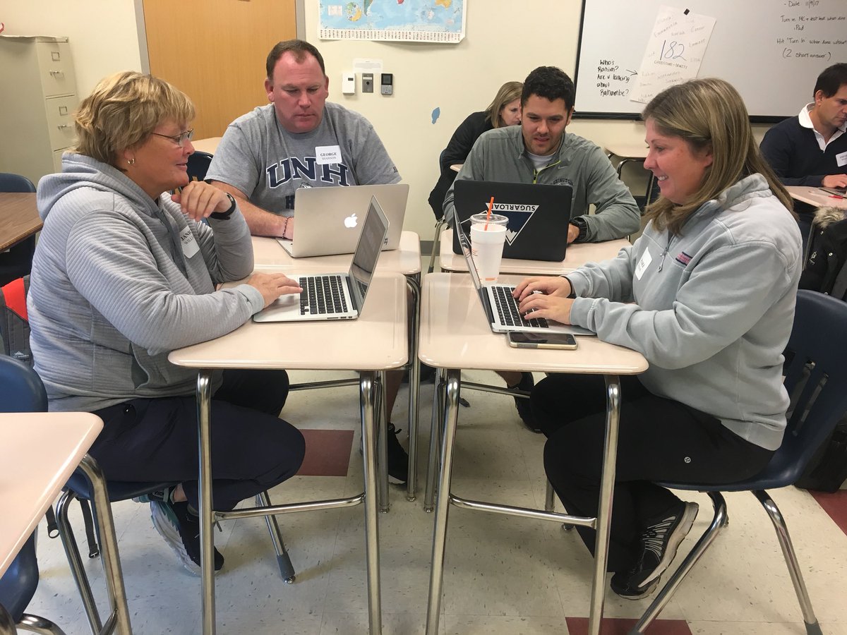 ClarkePE_Health's tweet photo. Clarke PE working together on Google Sheets #LexLearns17 https://t.co/EcHXbI6Wga