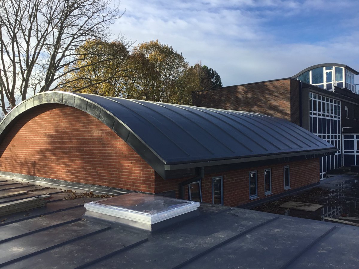 Always nice to see a barrel roof installation with decor profiles, great example here at the Watford Grammar School  #sarnafiladhered #wearesarnafil