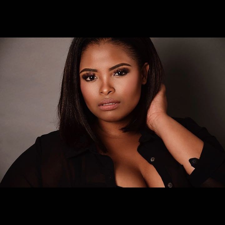 YayaMwanda's tweet photo. Yes B shes a fat model .. so what? ππππ
#PlusSizeGirls #plussize #plussizemodel #fatgirlwithaprettyface #heyma #lookatyou #chunkyAF #curvy_girls https://t.co/ETc7jbO9k7