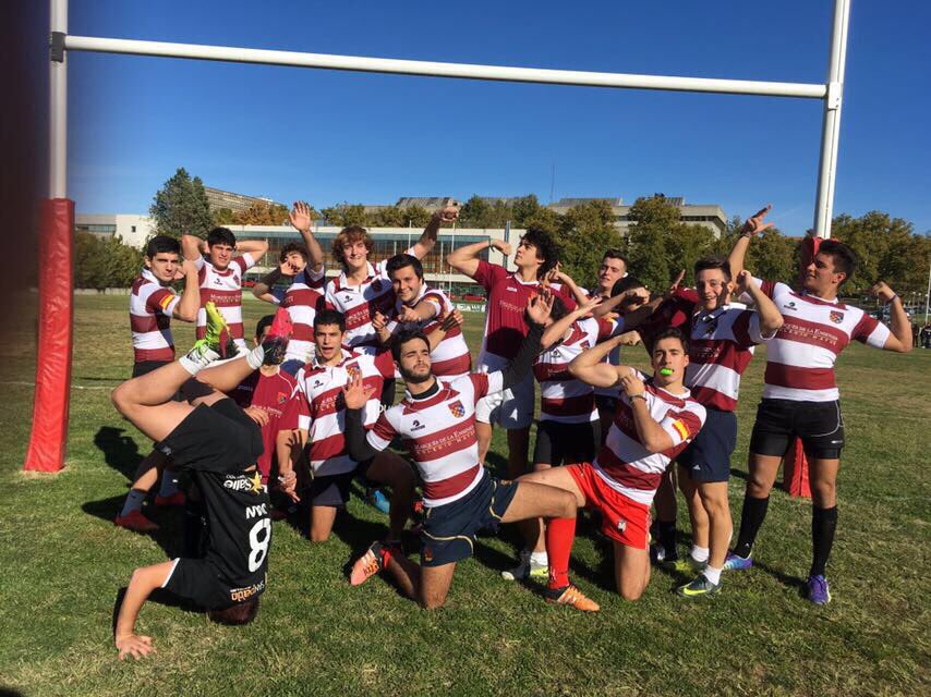 Primer partido de nuestro equipo de Rugby masculino, complicado contra el Cisneros 😬 pero con mucho humor para afrontar el siguiente!! 🤣 Vamos Marqués 💪💪💪!! #rugbyuniversitario #marquesdelaensenada 
<a href="/CMUMarques/">MarquésdelaEnsenada</a>
