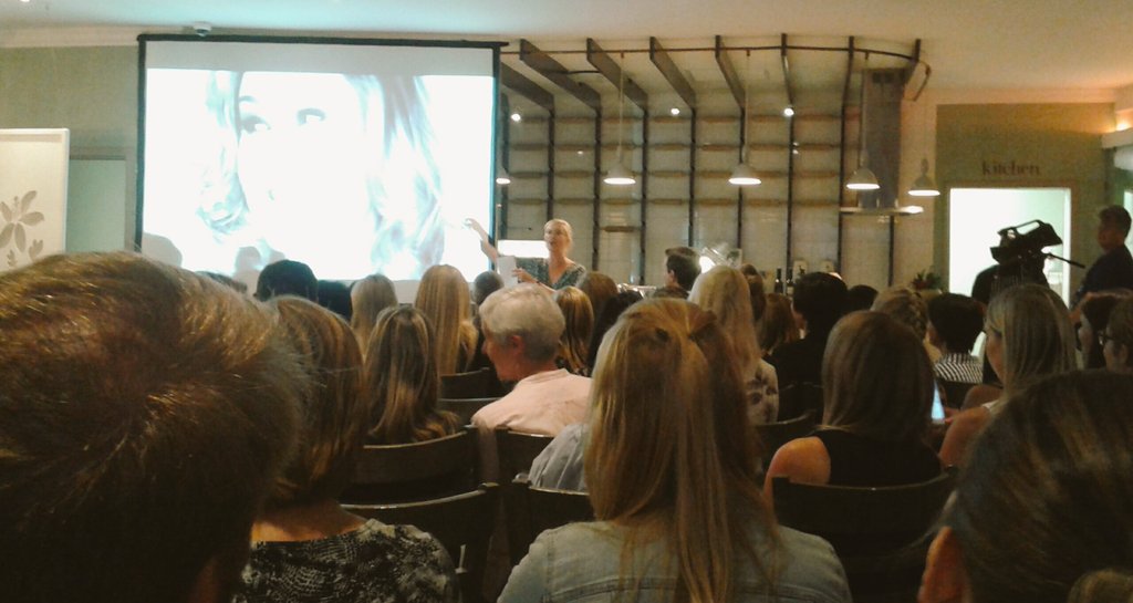 HelloMagSA's tweet photo. Full house tonight as #SarahCooksItalian with @SarahGrahamFood @CafeDelSol1 #SarahandBotanico https://t.co/cxMz7OjH11