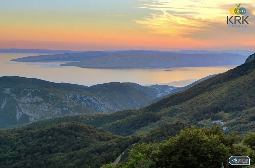 VisitKrk's tweet image. Sunset behind the island of Krk, seen from above Senj
#VisitKrk #KrkIsland #CroatiaFullOfLife #CroatiaFullOfMagic