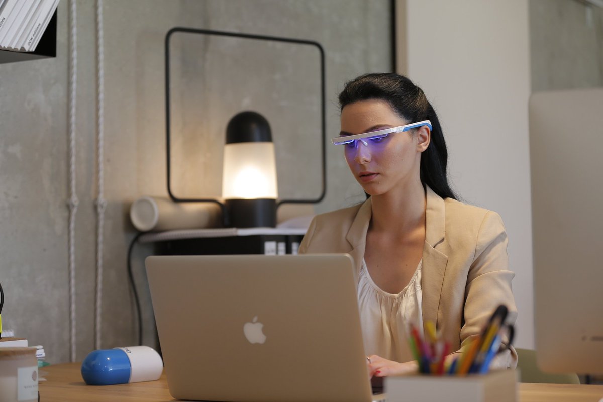 AYOwearable's tweet photo. Do you work at night and have trouble falling asleep? AYO’s special program can help you improve your sleep quality in under 5 days!#goayo #sleepprogram #WearableTech https://t.co/aHXkjGrDKg