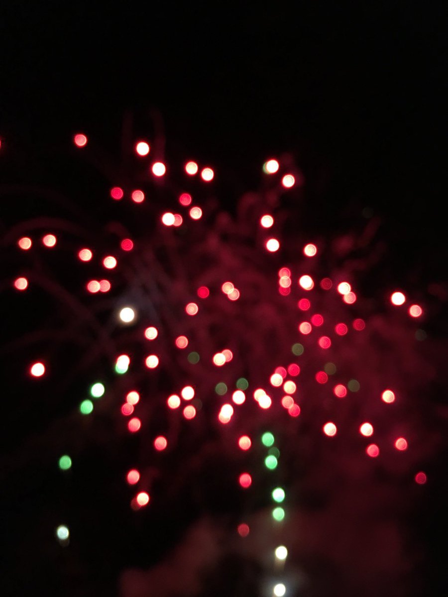 bobcw's tweet photo. #Ely #fireworks #lighttree https://t.co/MizHTbxWjf
