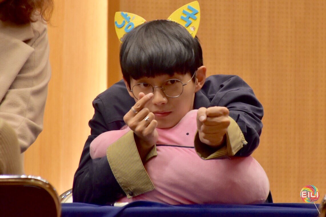 tini_787's tweet photo. 171110 JBJ 당산 팬싸
#JBJ #김용국 #팬사인회

냥국🐱🐾 https://t.co/N5nFPiT6Q2