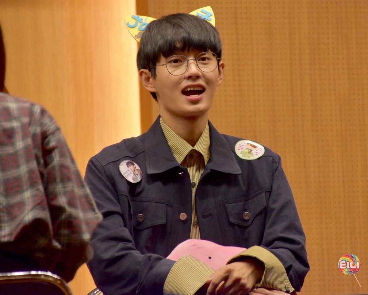tini_787's tweet photo. 171110 JBJ 당산 팬싸
#JBJ #김용국 #팬사인회

냥국🐱🐾 https://t.co/N5nFPiT6Q2