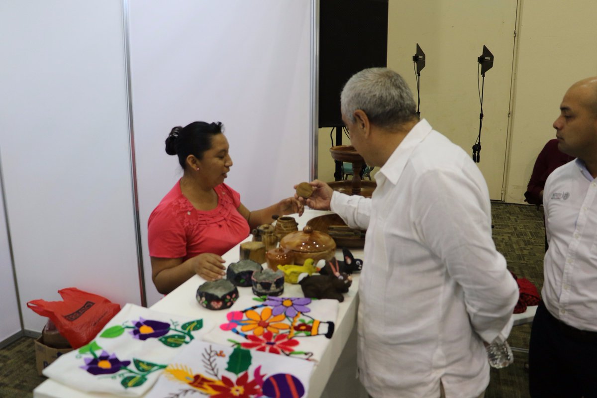 sdacampeche's tweet photo. Inauguración de la Feria México Alimentaria Food Show 2017 realizada en el Centro de Convenciones Campeche XXI https://t.co/sRCcTyhQNI
