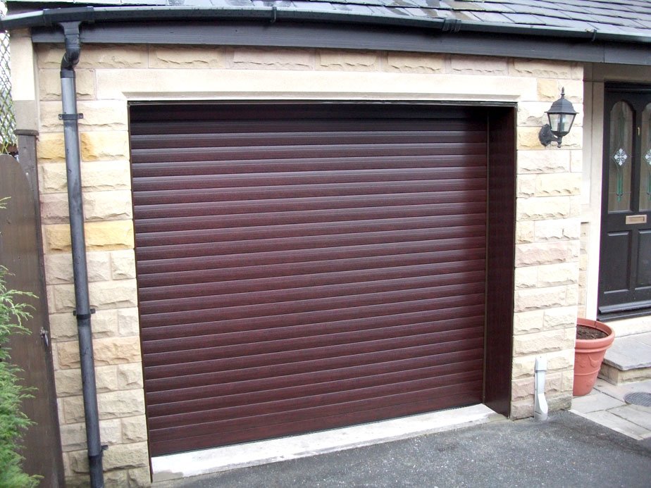 Need a guide when it comes to #GarageDoors? Head over to the site for the low down on styles &amp; functionality! > ow.ly/nrP730gphbi