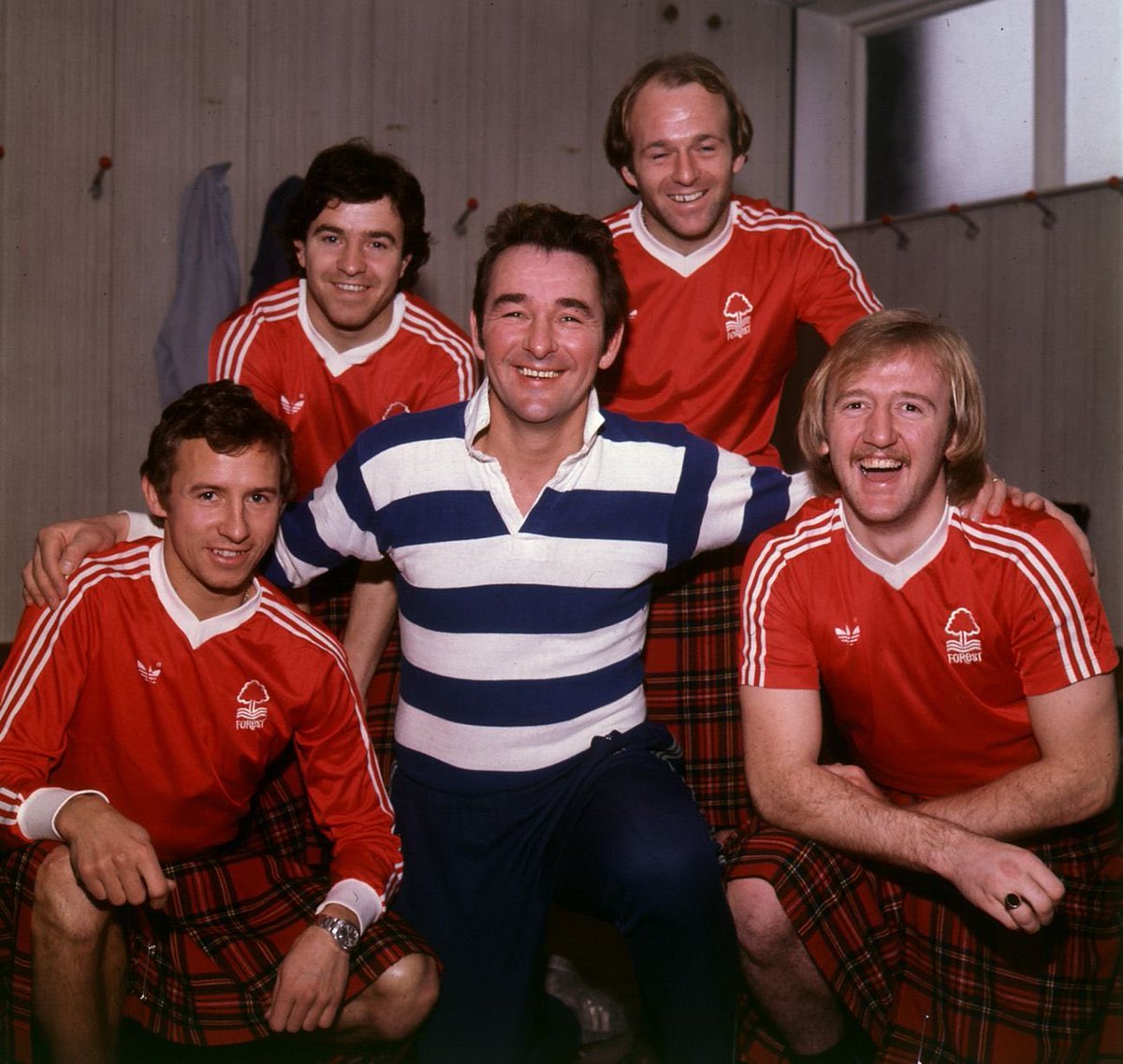 stu_bez's tweet photo. On 12/11/1977 last weekend #NFFC beat #MUFC 2-1 with goals from Kenny Burns & Archie Gemmill to go top of division one #NFFC40 @sportchippers @Peter_Shilton https://t.co/hSduU7BLpB