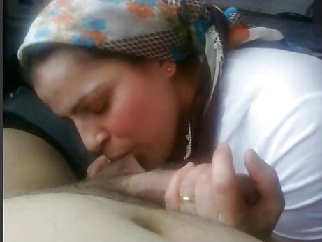 ensest7631's tweet photo. kankama muamele yapan annem orospumm :) annemin hamile resimlerini görmek isteyen dm atsın https://t.co/tLrAQvu1D9