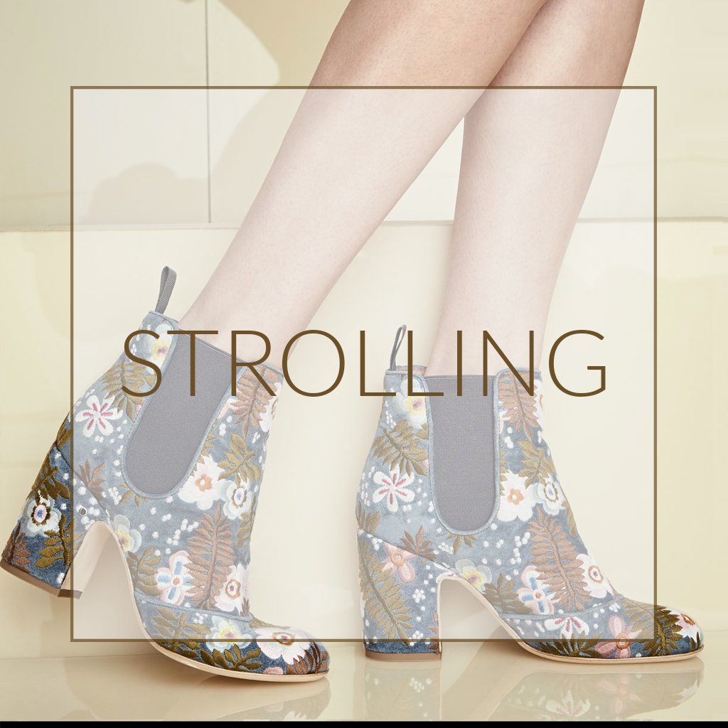 nujimovitz's tweet photo. Take note. A lady wearing a crystal slipper as Cinderella did, always attracts a blue prince. #Nujimovitz
.
#LaurenceDacade
IT 41

#shoes #shoe #shoesoftheday #shoeaddict #shoecollection #shoesale #shoeart #shoesimport #shoeobsession #originalshoes #ShoeStore #beautifulshoes https://t.co/s4EIsT4Haw