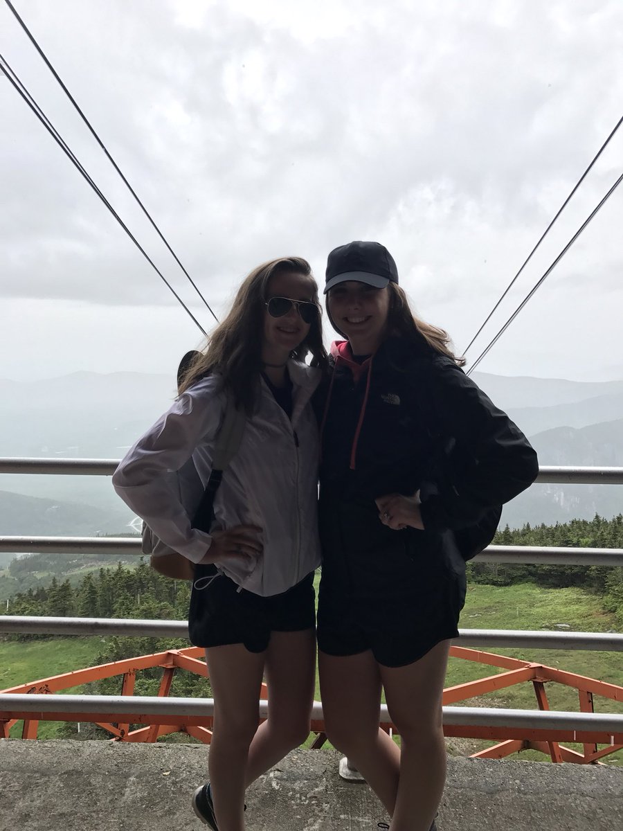 emmalees921's tweet photo. @Heidi4SEMASC reppin the beaver dome with my bff @ nasc 2017 🤙🏼🤙🏼 https://t.co/zqoGA1Ocql