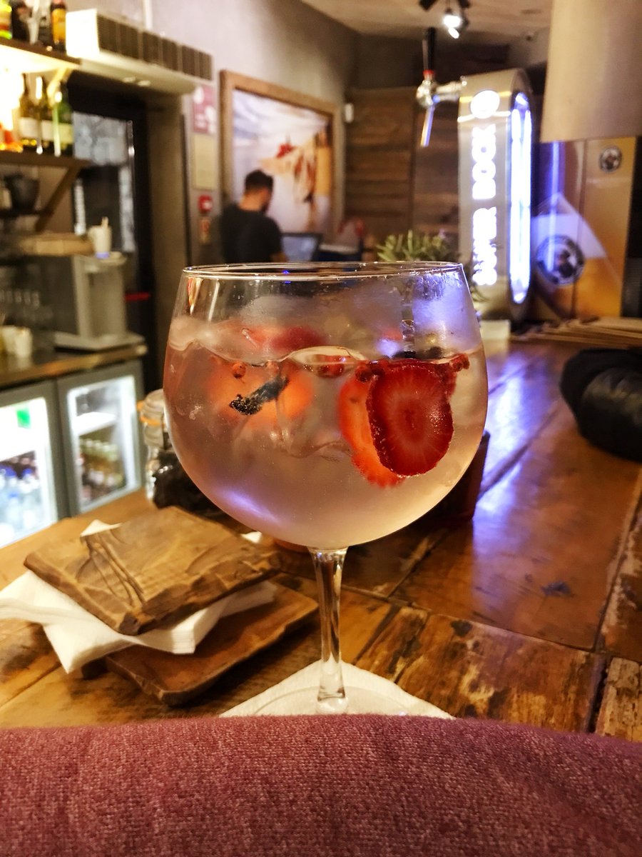 kkieck's tweet photo. When people cancel their flights after #TechXSurf and just stay 😂! 🤗 @CatMegahey #surfoffice #nomadlife #portugal https://t.co/3gGX6wiLbG
