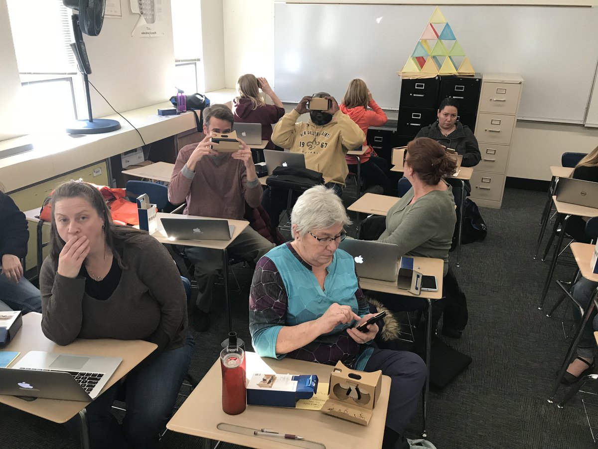 99577rossco's tweet photo. Middle &amp; High school teachers checking out Virtual Reality with Google Expeditions #learnak #asdedtech @ASDEdTech https://t.co/4FgUfUIOi7