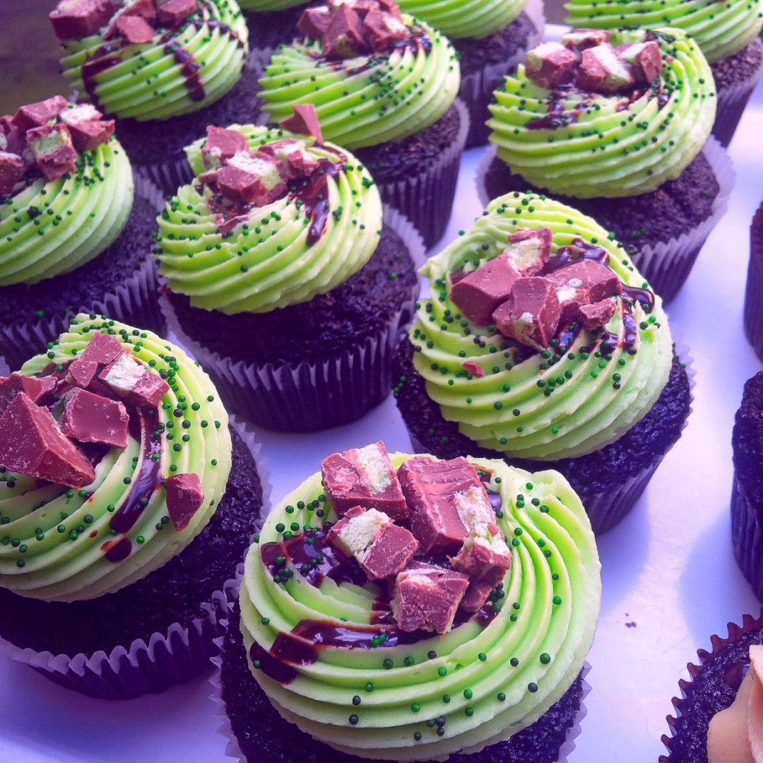 cupcakebyvannis's tweet photo. Ejército de 🍃🍫🍰 #Mintchocolatecupcakes #mintcupcakes #cupcakegrid #gt #cupcakes #cupcakesbyvannis #wiltoncakes https://t.co/idFrGhjqzA