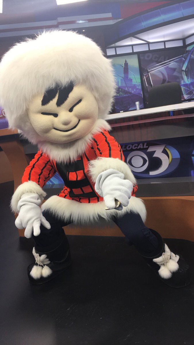 CalvinLewisTV's tweet photo. We got a special guest in the @WJMN_Local3 studio tonight! @eskyschools #MOTRAIN #MONATION #ESKYMOPRIDE πΆβ«οΈ https://t.co/vHN6fg6DDO