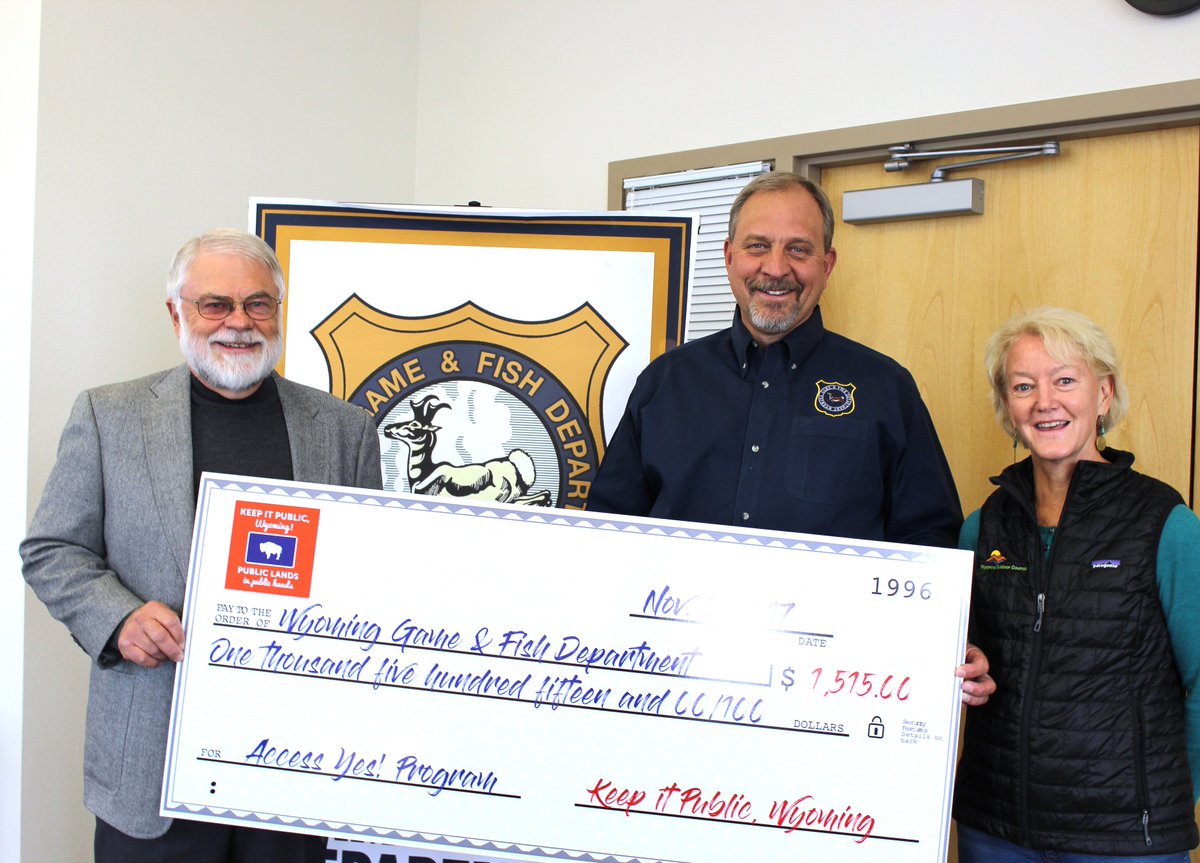 KeepItPublicWyo's tweet photo. Our donation to the @WGFD will help provide nearly 4,848 acres of public hunting &amp; fishing access in Wyoming! https://t.co/TZMrLzIojc https://t.co/jZSZP8q1tu