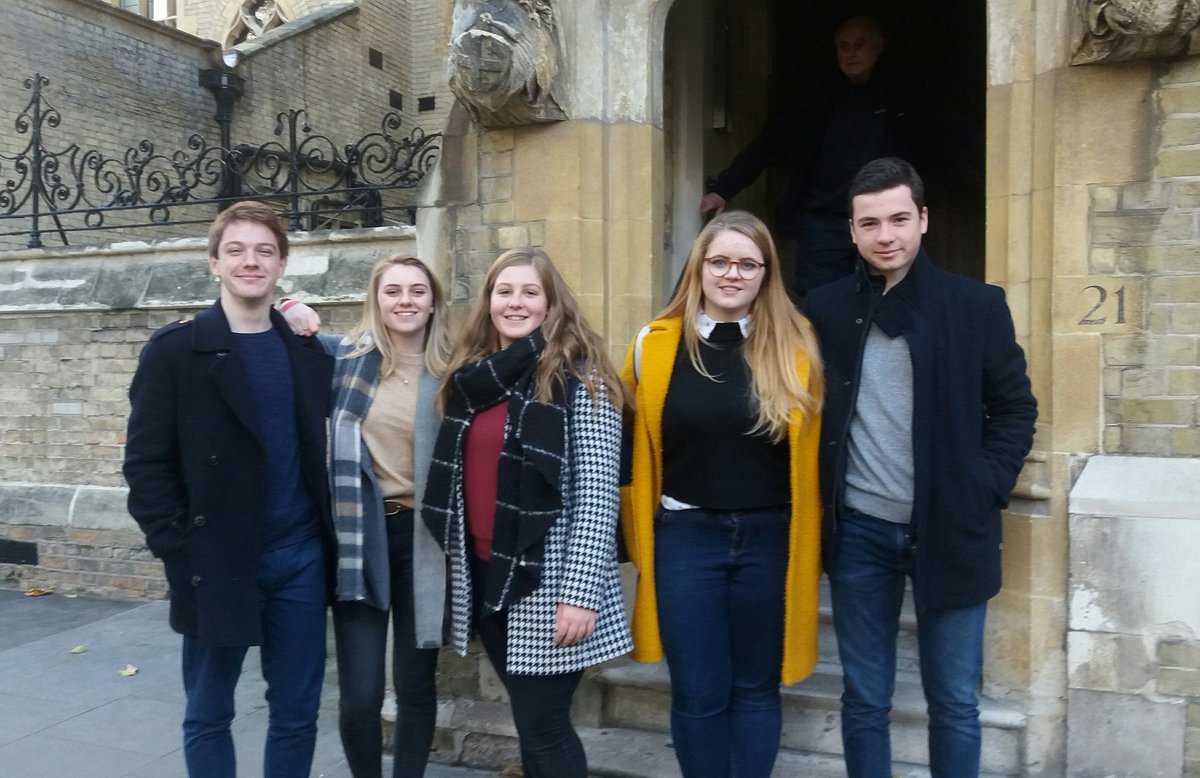 HistSquad1707's tweet photo. The Squad out in London! Great tour round Parliament and Westminster Abby. Thanks to @AWMurrison for speaking with us https://t.co/xRk8n4e2Dj