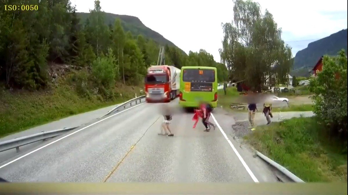 Dashcam captures truck nearly slamming children who had just gotten off a school bus bit.ly/2zDWHYY https://t.co/Bel5wUNSoB
